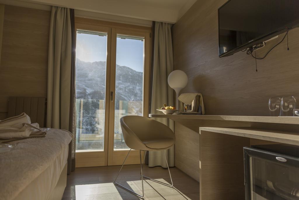 White Angel Hotel Breuil-Cervinia Room photo